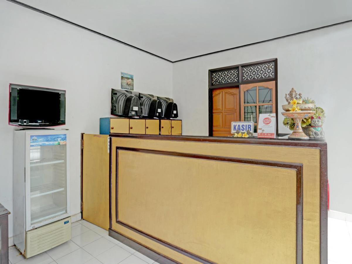 Oyo 3096 Hotel Dewi Warsiki Gilimanuk Exterior foto