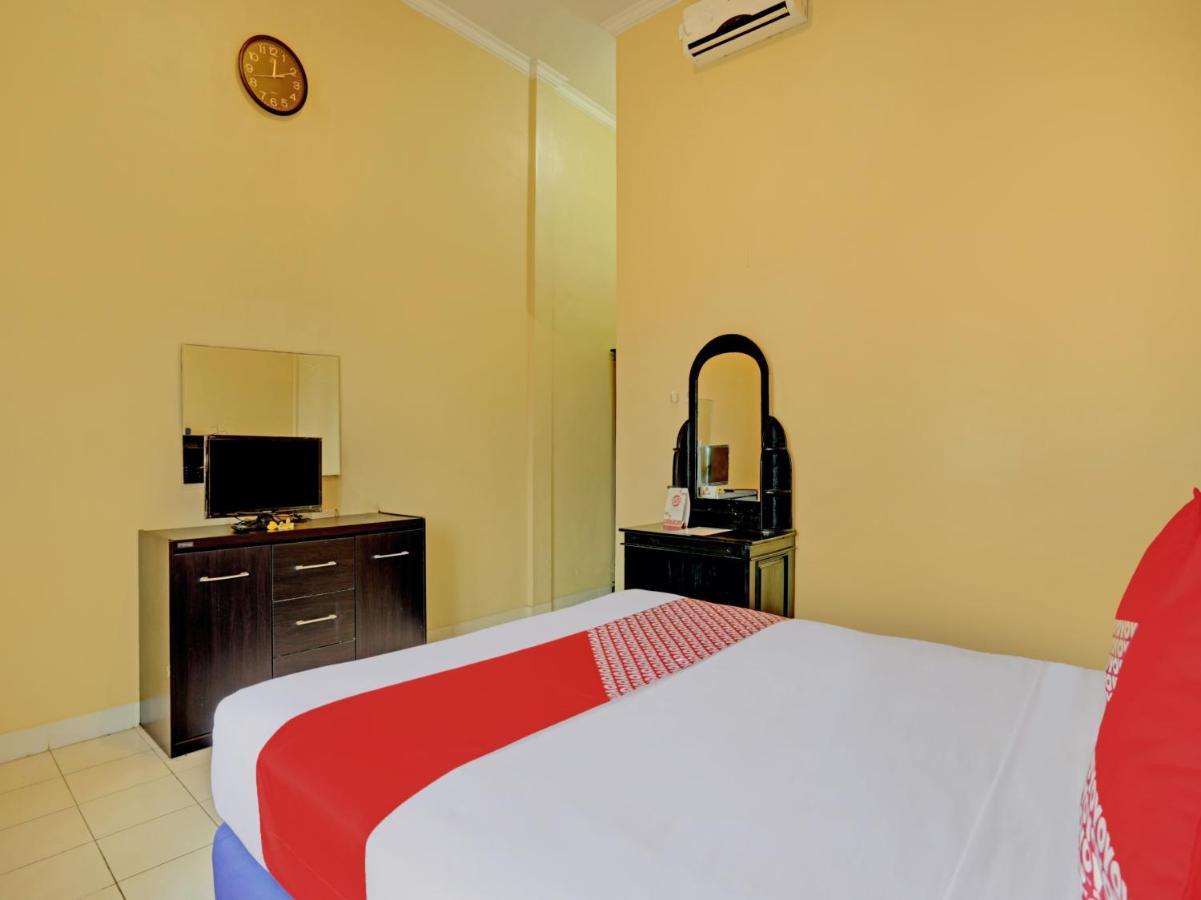 Oyo 3096 Hotel Dewi Warsiki Gilimanuk Exterior foto