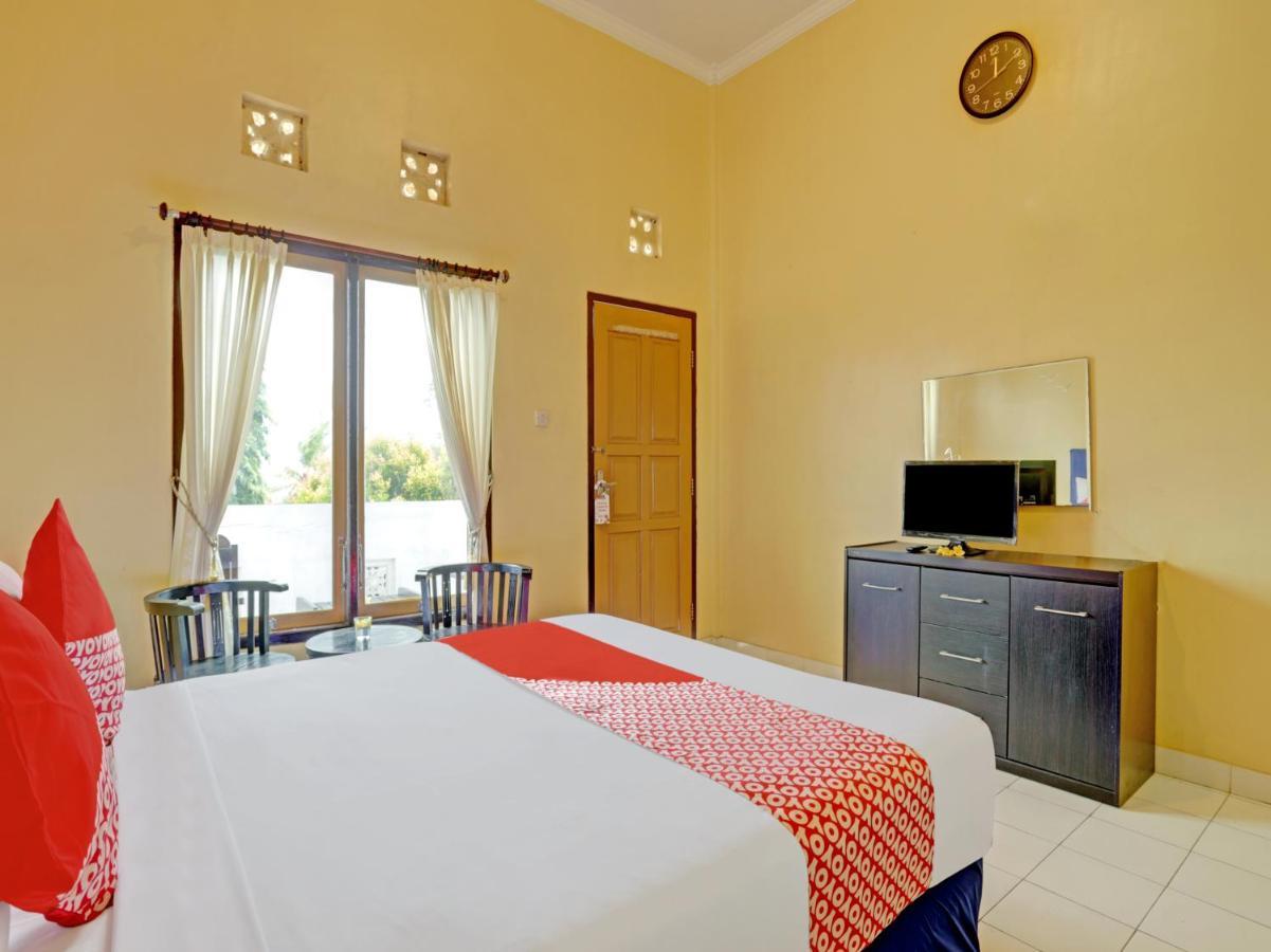 Oyo 3096 Hotel Dewi Warsiki Gilimanuk Exterior foto